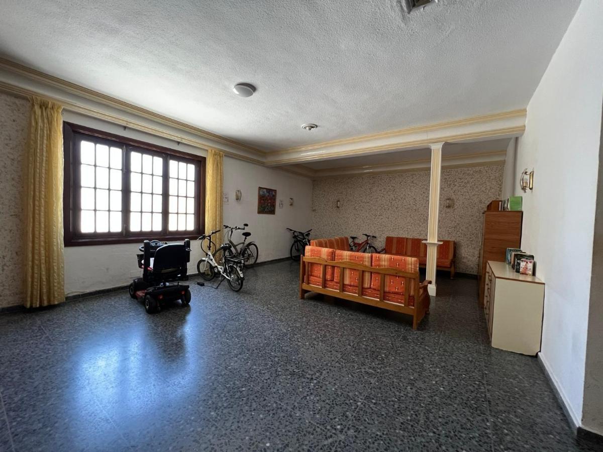 Beach Front Holiday Studio Фуэнхирола Экстерьер фото