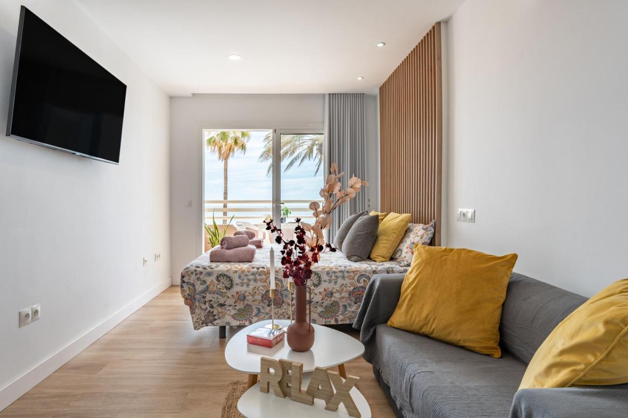 Beach Front Holiday Studio Фуэнхирола Экстерьер фото