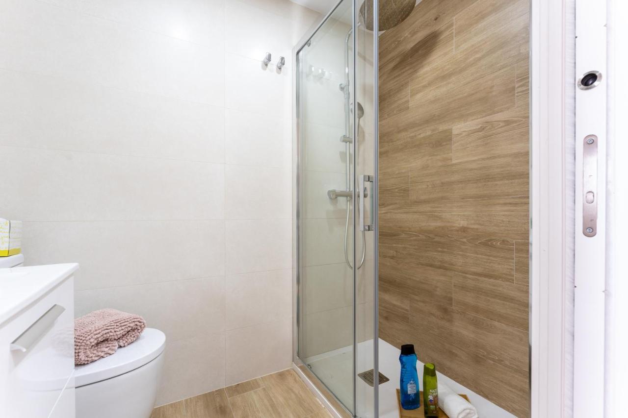 Beach Front Holiday Studio Фуэнхирола Экстерьер фото